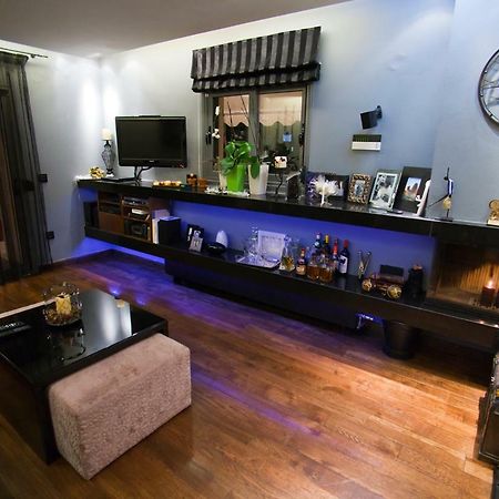 Deluxe Boutique Suite , Jacuzzi, Private Parking, Fireplace เทสซาโลนิกิ ภายนอก รูปภาพ